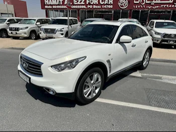 Infiniti  QX  70  2016  Automatic  89,000 Km  6 Cylinder  Four Wheel Drive (4WD)  SUV  White