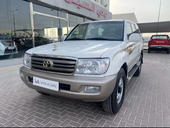 Toyota  Land Cruiser  VXR  2003  Automatic  461,000 Km  8 Cylinder  Four Wheel Drive (4WD)  SUV  Beige  With Warranty