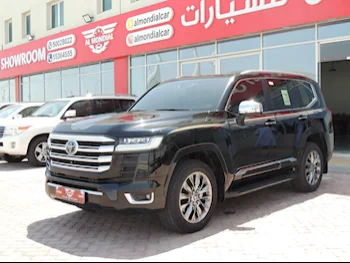 Toyota  Land Cruiser  VXR Twin Turbo  2023  Automatic  35,000 Km  6 Cylinder  Four Wheel Drive (4WD)  SUV  Black  With Warranty