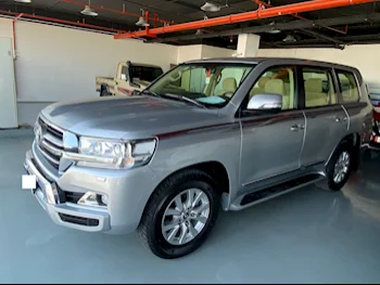 Toyota  Land Cruiser  GXR  2017  Automatic  146,000 Km  8 Cylinder  Four Wheel Drive (4WD)  SUV  Silver