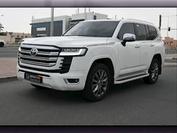 Toyota  Land Cruiser  VXR Twin Turbo  2022  Automatic  11,000 Km  6 Cylinder  Four Wheel Drive (4WD)  SUV  White  With Warranty