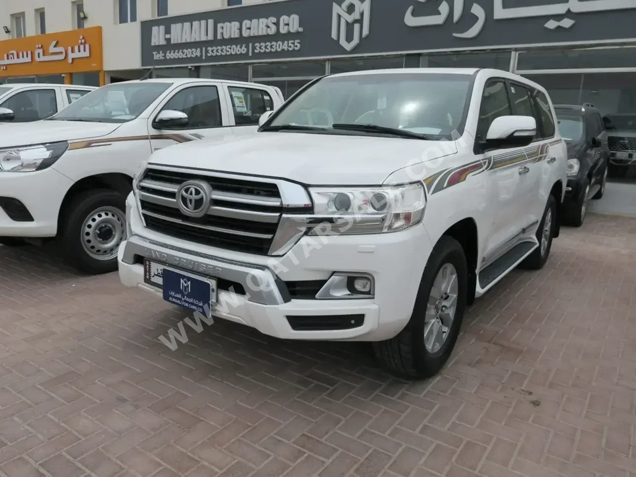 Toyota  Land Cruiser  GXR  2017  Automatic  215,000 Km  8 Cylinder  Four Wheel Drive (4WD)  SUV  White