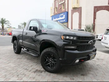 Chevrolet  Silverado  LT Trail Boss Z71  2022  Automatic  30,000 Km  8 Cylinder  Four Wheel Drive (4WD)  Pick Up  Black  With Warranty