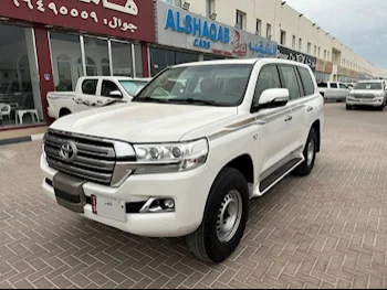 Toyota  Land Cruiser  VXR  2018  Automatic  172,000 Km  8 Cylinder  Four Wheel Drive (4WD)  SUV  White