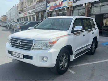 Toyota  Land Cruiser  GXR  2013  Automatic  420,000 Km  8 Cylinder  Four Wheel Drive (4WD)  SUV  White