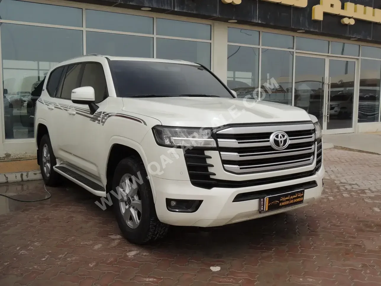 Toyota  Land Cruiser  GXR Twin Turbo  2022  Automatic  30٬000 Km  6 Cylinder  Four Wheel Drive (4WD)  SUV  White  With Warranty