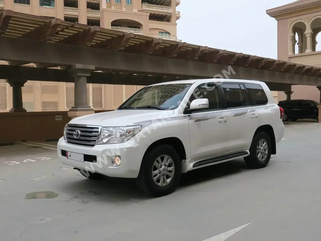 Toyota  Land Cruiser  GX  2015  Automatic  200,000 Km  6 Cylinder  Four Wheel Drive (4WD)  SUV  White