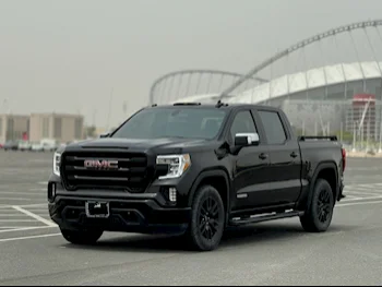 GMC  Sierra  Elevation  2022  Automatic  19,000 Km  8 Cylinder  Four Wheel Drive (4WD)  Pick Up  Black  With Warranty