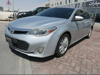 Toyota  Avalon  XLE  2013  Automatic  218,000 Km  6 Cylinder  Front Wheel Drive (FWD)  Sedan  Silver