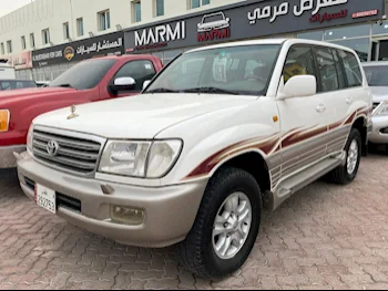 Toyota  Land Cruiser  GXR  2005  Automatic  314,000 Km  6 Cylinder  Four Wheel Drive (4WD)  SUV  White