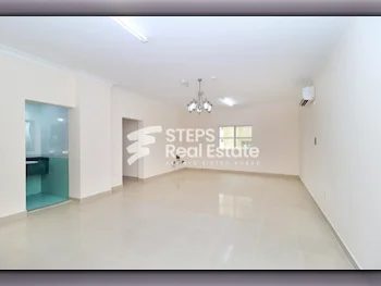 3 Bedrooms  Apartment  For Rent  in Doha -  Fereej Bin Mahmoud  Not Furnished