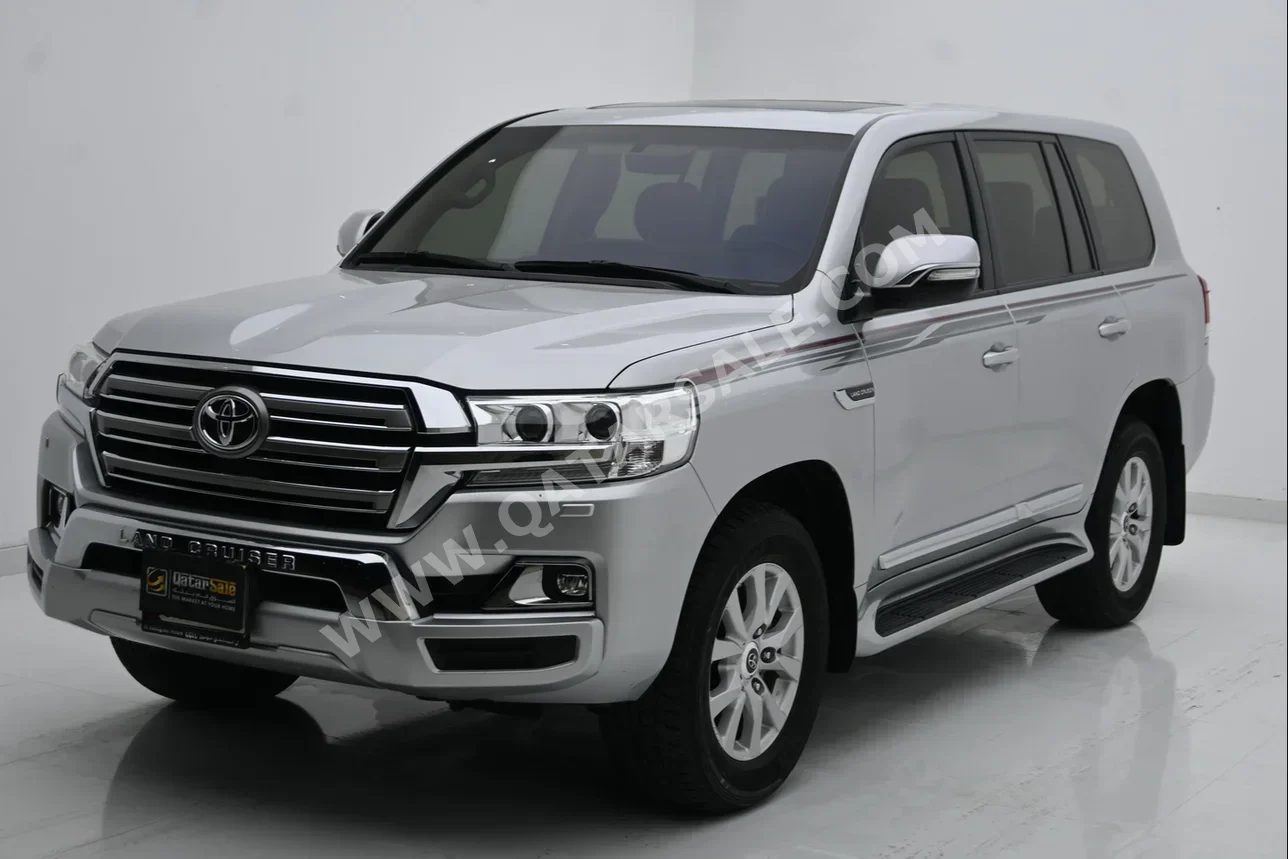 Toyota  Land Cruiser  GXR  2021  Automatic  46,000 Km  6 Cylinder  Four Wheel Drive (4WD)  SUV  Silver