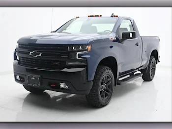 Chevrolet  Silverado  Trail Boss  2022  Automatic  34,000 Km  8 Cylinder  Four Wheel Drive (4WD)  Pick Up  Dark Blue  With Warranty