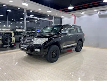 Toyota  Land Cruiser  VXR  2011  Automatic  303,000 Km  8 Cylinder  Four Wheel Drive (4WD)  SUV  Black