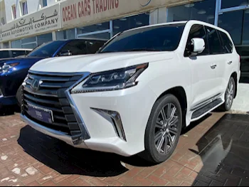 Lexus  LX  570  2016  Automatic  137,000 Km  8 Cylinder  Four Wheel Drive (4WD)  SUV  White