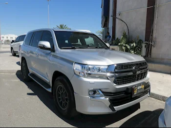 Toyota  Land Cruiser  VXR  2021  Automatic  85,000 Km  8 Cylinder  Four Wheel Drive (4WD)  SUV  Silver