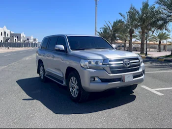 Toyota  Land Cruiser  GXR  2019  Automatic  315,000 Km  8 Cylinder  Four Wheel Drive (4WD)  SUV  Silver