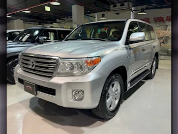 Toyota  Land Cruiser  VXR  2014  Automatic  320,000 Km  8 Cylinder  Four Wheel Drive (4WD)  SUV  Silver