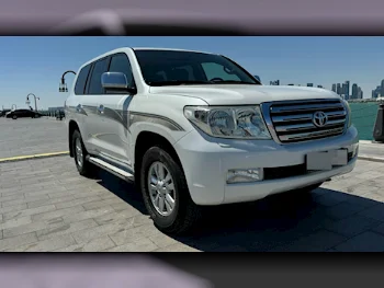 Toyota  Land Cruiser  GXR  2010  Automatic  159,300 Km  6 Cylinder  Four Wheel Drive (4WD)  SUV  White