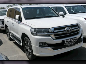 Toyota  Land Cruiser  GXR- Grand Touring  2019  Automatic  298,000 Km  8 Cylinder  Four Wheel Drive (4WD)  SUV  White