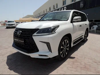 Lexus  LX  570 S  2016  Automatic  178,000 Km  8 Cylinder  Four Wheel Drive (4WD)  SUV  White