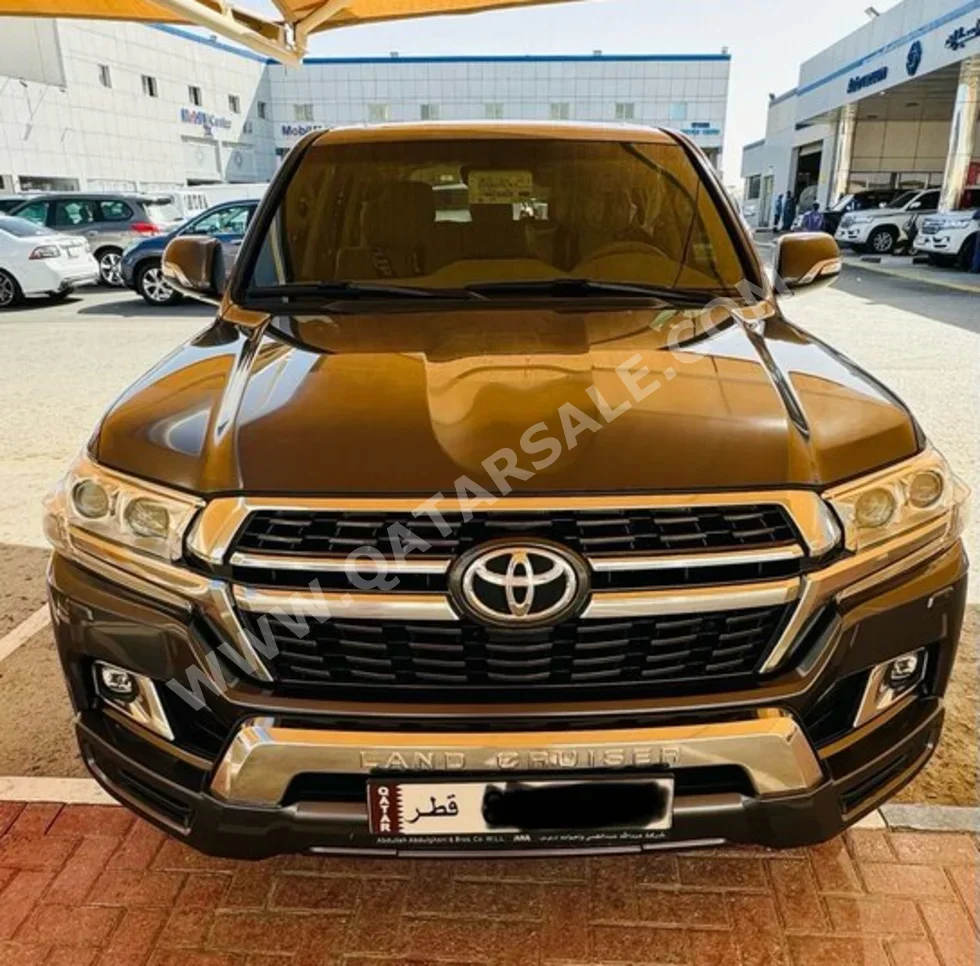 Toyota  Land Cruiser  GXR  2021  Automatic  56,700 Km  8 Cylinder  Four Wheel Drive (4WD)  SUV  Gray  With Warranty