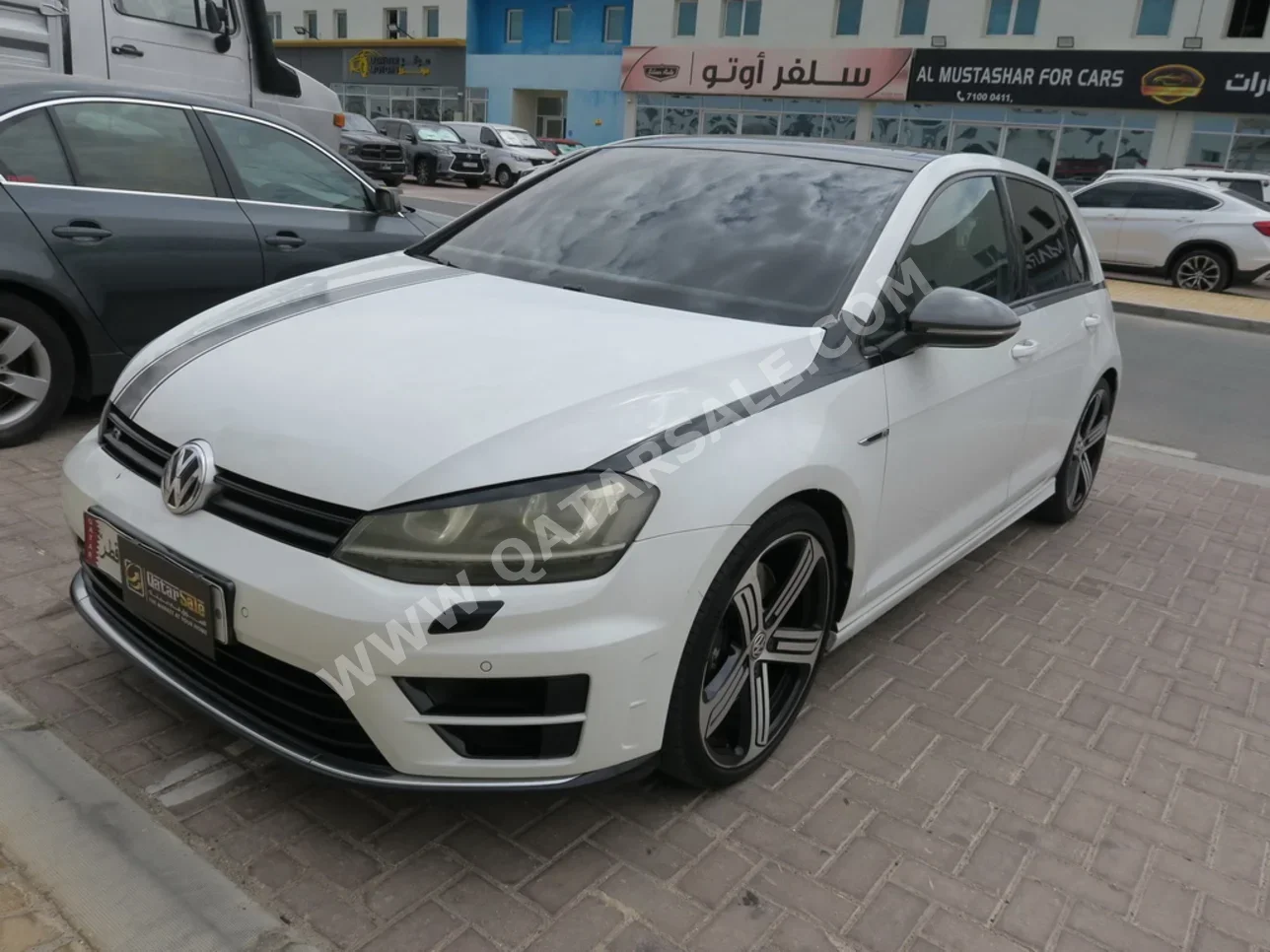 Volkswagen  Golf  R  2015  Automatic  150,000 Km  4 Cylinder  Front Wheel Drive (FWD)  Hatchback  White