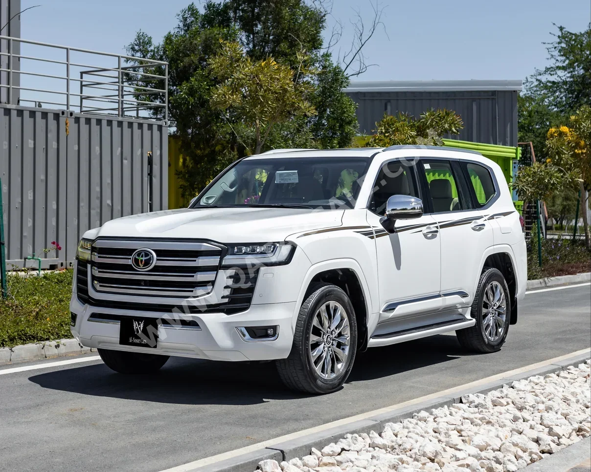 Toyota  Land Cruiser  VXR Twin Turbo  2022  Automatic  24,000 Km  6 Cylinder  Four Wheel Drive (4WD)  SUV  White  With Warranty