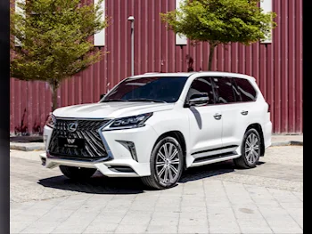 Lexus  LX  570  2017  Automatic  106,000 Km  8 Cylinder  Four Wheel Drive (4WD)  SUV  White