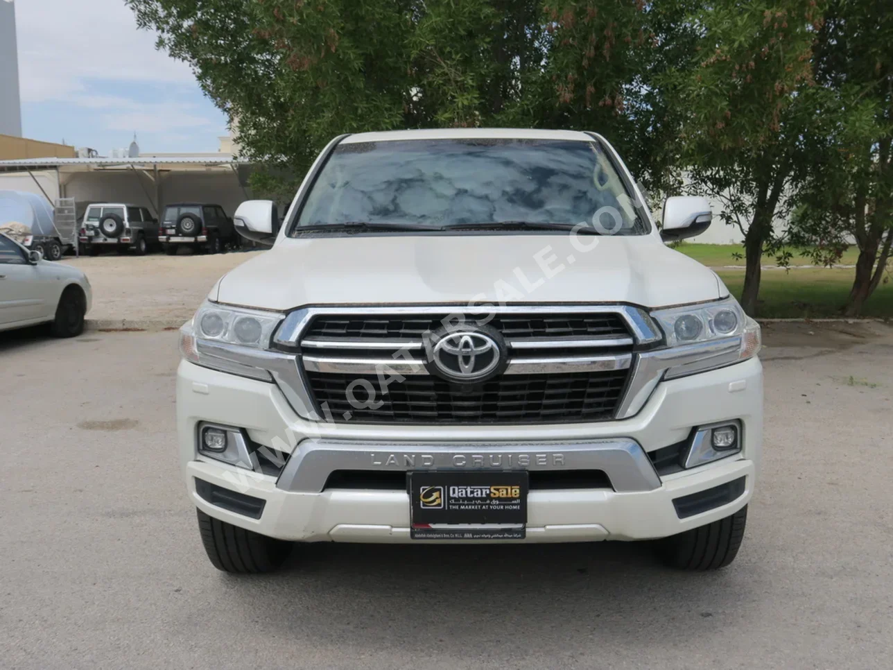 Toyota  Land Cruiser  GXR  2017  Automatic  205,000 Km  8 Cylinder  Four Wheel Drive (4WD)  SUV  White