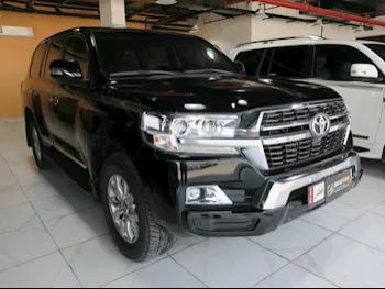 Toyota  Land Cruiser  GXR  2020  Automatic  69,000 Km  8 Cylinder  Four Wheel Drive (4WD)  SUV  Black