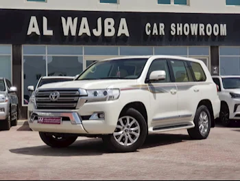 Toyota  Land Cruiser  GXR  2016  Automatic  259,000 Km  8 Cylinder  Four Wheel Drive (4WD)  SUV  White