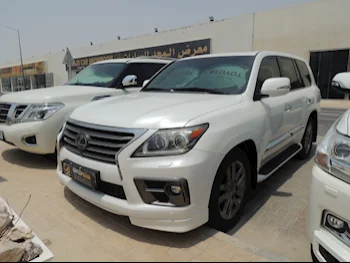 Lexus  LX  570  2015  Automatic  195,000 Km  8 Cylinder  Four Wheel Drive (4WD)  SUV  White