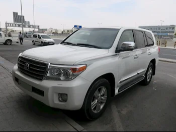 Toyota  Land Cruiser  GXR  2014  Automatic  150,000 Km  8 Cylinder  Four Wheel Drive (4WD)  SUV  White