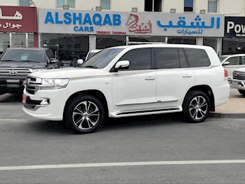 Toyota  Land Cruiser  VXR  2019  Automatic  80,000 Km  8 Cylinder  Four Wheel Drive (4WD)  SUV  White