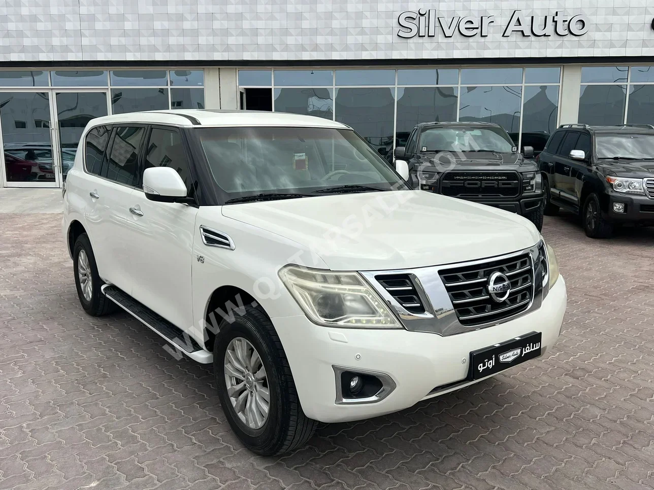 Nissan  Patrol  SE  2015  Automatic  227,000 Km  8 Cylinder  Four Wheel Drive (4WD)  SUV  White