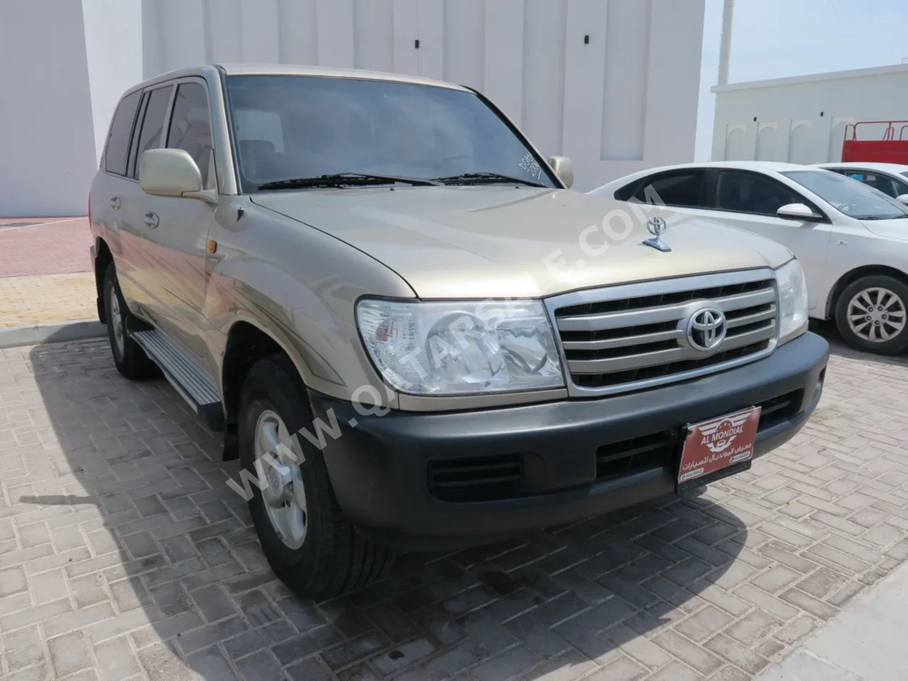 Toyota  Land Cruiser  GX  2006  Automatic  257,000 Km  6 Cylinder  Four Wheel Drive (4WD)  SUV  Gold