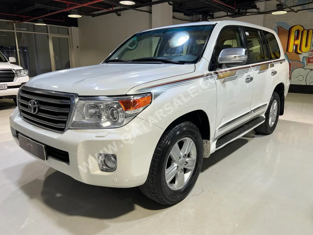 Toyota  Land Cruiser  GXR  2014  Automatic  351,000 Km  8 Cylinder  Four Wheel Drive (4WD)  SUV  Pearl