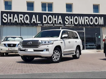 Toyota  Land Cruiser  VXR  2021  Automatic  96,000 Km  8 Cylinder  Four Wheel Drive (4WD)  SUV  White