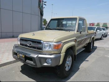 Toyota  Land Cruiser  LX  2014  Manual  246,000 Km  6 Cylinder  Four Wheel Drive (4WD)  Pick Up  Beige