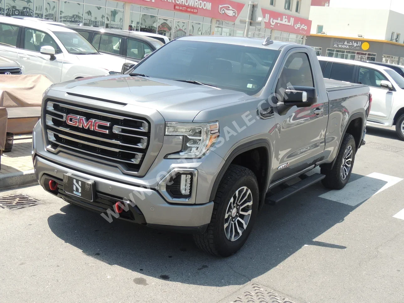 GMC  Sierra  AT4  2020  Automatic  212,000 Km  8 Cylinder  Four Wheel Drive (4WD)  Pick Up  Gray