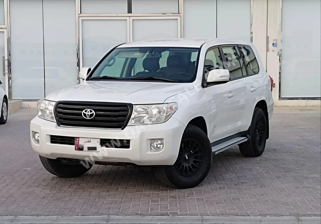 Toyota  Land Cruiser  G  2015  Automatic  260,000 Km  6 Cylinder  Four Wheel Drive (4WD)  SUV  White