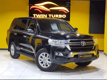 Toyota  Land Cruiser  GXR  2017  Automatic  197,000 Km  6 Cylinder  Four Wheel Drive (4WD)  SUV  Black