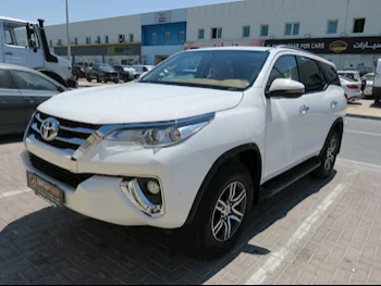 Toyota  Fortuner  2018  Automatic  113,000 Km  4 Cylinder  Four Wheel Drive (4WD)  SUV  White