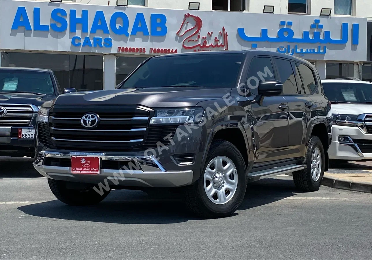 Toyota  Land Cruiser  GX  2023  Automatic  49,000 Km  6 Cylinder  Four Wheel Drive (4WD)  SUV  Gray  With Warranty