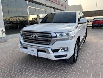 Toyota  Land Cruiser  GXR  2019  Automatic  182,000 Km  6 Cylinder  Four Wheel Drive (4WD)  SUV  White