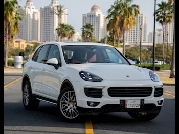 Porsche  Cayenne  2016  Automatic  25,000 Km  6 Cylinder  Four Wheel Drive (4WD)  SUV  White