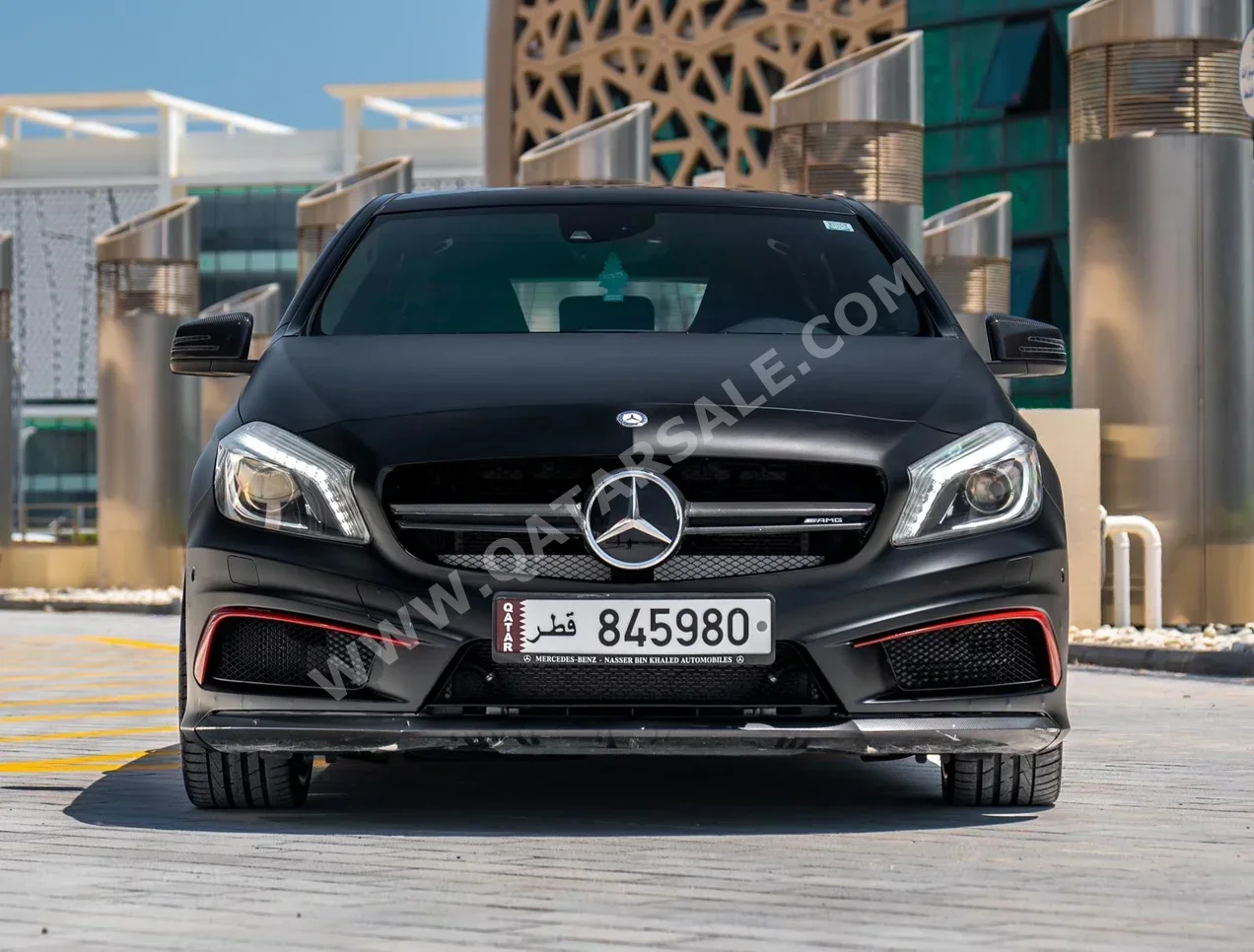 مرسيدس - بنز  ايه - كلاس  45 AMG  2015  اوتوماتيك  60,000 كم  4 سلندر  دفع خلفي  هاتشباك  أسود