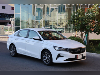 جيلي  إمجراند  3 سلندر  سيدان  أبيض  2025