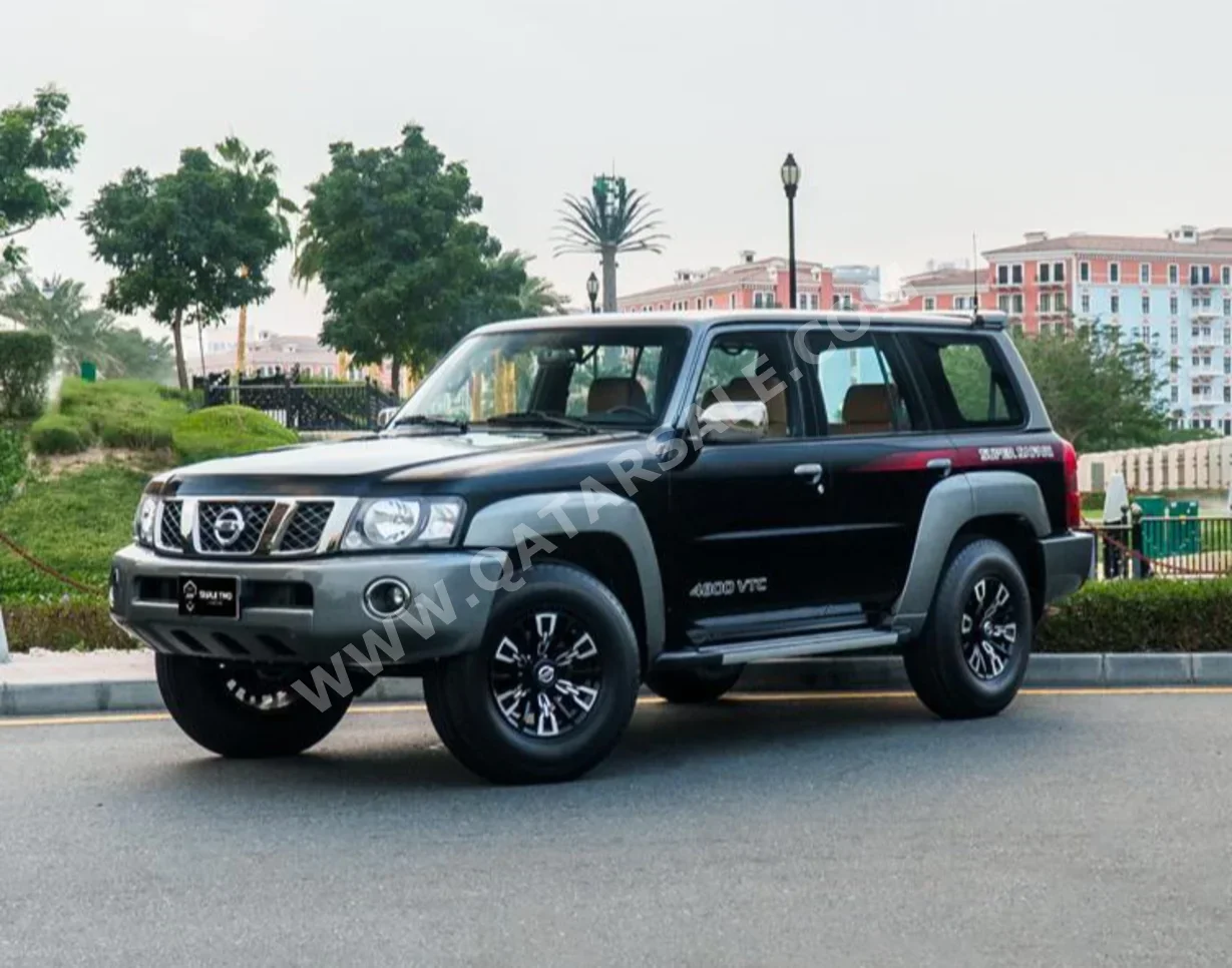 Nissan  Patrol  Super Safari  2023  Manual  24,000 Km  6 Cylinder  Four Wheel Drive (4WD)  SUV  Black  With Warranty